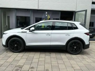 Neu Skoda Elroq Essence 139 kW (190 PS) 2026 Moon white perleffekt SUV