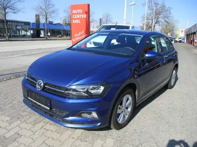 Gebraucht VW Polo Comfortline 95 PS (69 kW) 2018 Reef blue metallic Kleinwagen