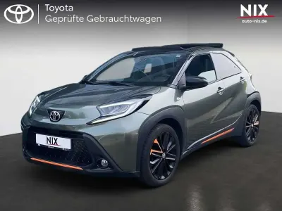 Gebraucht Toyota Aygo X Limited 72 PS (52 kW) 2022 Cardamon green metallic/ night sky black SUV