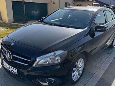 Gebraucht Mercedes A180 Style 109 PS (80 kW) 2013 Schwarz Limousine
