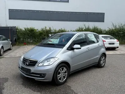 Gebraucht Mercedes A160 95 PS (69 kW) 2009 Violet Kleinwagen