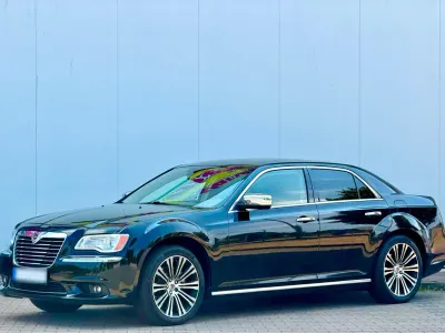 Gebraucht Lancia Thema 239 PS (175 kW) 2013 Schwarz Limousine