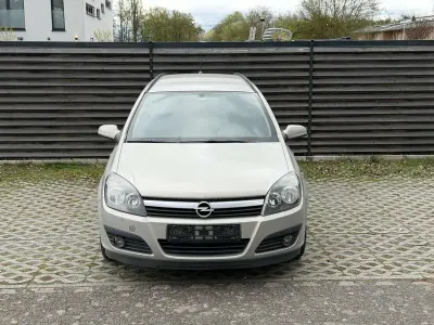 Gebraucht Opel Astra Innovation 150 PS (110 kW) 2009 Beige Kombi