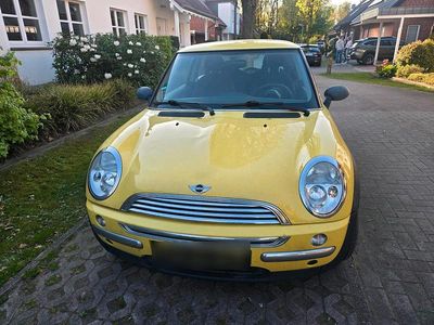 Begagnad Mini ONE 90 HK (66 kW) 2003 Gul Halvkombi
