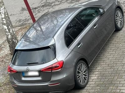 Usata Mercedes A200 163 CV (119 kW) 2018 Grigio Utilitaria