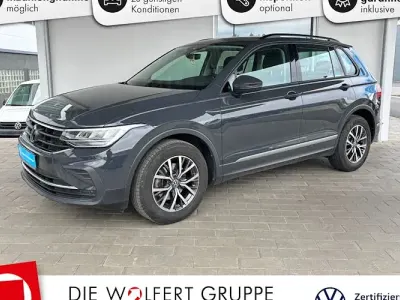 Gebraucht VW Tiguan Life 150 PS (110 kW) 2023 Uranograu SUV