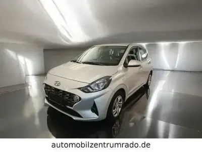 Gebraucht Hyundai i10 Select 67 PS (49 kW) 2021 Silber Kleinwagen