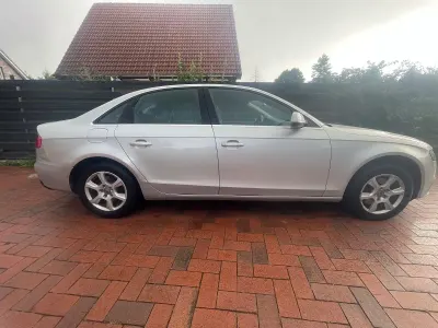 Gebraucht Audi A4 Attraction 120 PS (88 kW) 2010 Silber Limousine