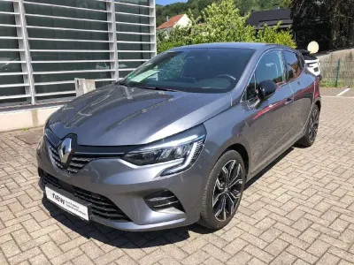 Gebraucht Renault Clio V Techno 91 PS (66 kW) 2023 Grau Limousine