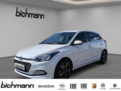 Gebraucht Hyundai i20 Trend 84 PS (61 kW) 2018 Weiss Kleinwagen