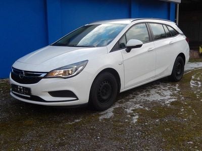 Weiß Gebraucht 2019 Opel Astra Edition Kombi | 8.800 € (Guter Preis)