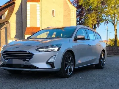 Używany Ford Focus Titanium 120 KM (88 kW) 2020 Srebrny Sedan/Limuzyna