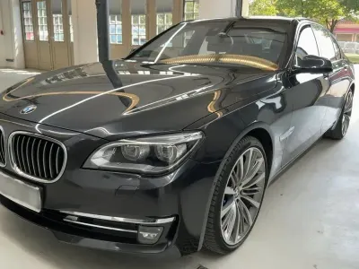 Gebraucht BMW 760 Sport Line 544 PS (400 kW) 2013 Grau Limousine