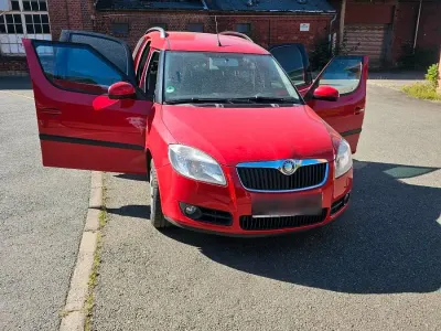 Gebraucht Skoda Roomster 105 PS (77 kW) 2007 Rot Van / Kleinbus