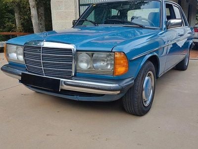 Gebraucht Mercedes 300 88 PS (64 kW) 1983 Blau Limousine