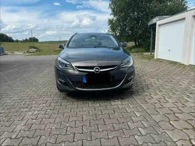 Gebraucht Opel Astra 165 PS (121 kW) 2015 Grau Kombi