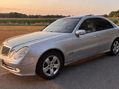Gebraucht Mercedes E240 Avantgarde 177 PS (130 kW) 2002 Silber Limousine