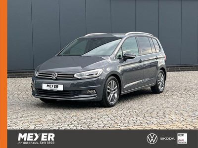 Delfingrau metallic Gebraucht 2024 VW Touran Goal Van / Kleinbus | 34.890 € (Fairer Preis)