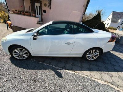 Second-hand Renault Mégane Cabriolet Luxe 131 CP (96 kW) 2011 Alb Cabrio