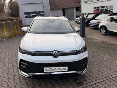 Neu VW Tiguan R-line 150 PS (110 kW) 2025 Oryxweiß perlmutteffekt SUV