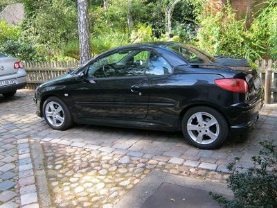 Schwarz Gebraucht 2005 Peugeot 206 CC Cabrio | 1.350 € (Fairer Preis)