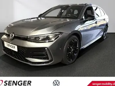 Gebraucht VW Passat R-line 150 PS (110 kW) 2025 Grau Kombi