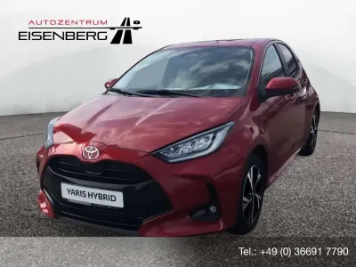 Neu Toyota Yaris Hybrid 116 PS (85 kW) 2025 Emotional red Limousine