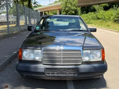 Gebraucht Mercedes 300 180 PS (132 kW) 1989 Schwarz Coupé