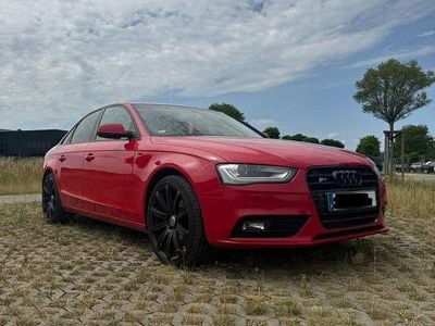 Gebraucht Audi A4 Attraction 143 PS (105 kW) 2012 Rot Limousine
