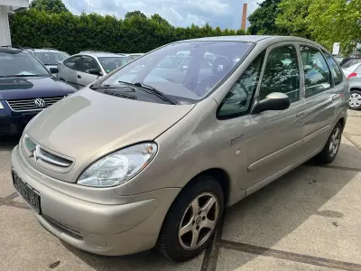 Gebraucht Citroën Xsara Picasso 116 PS (85 kW) 2003 Silber Van / Kleinbus