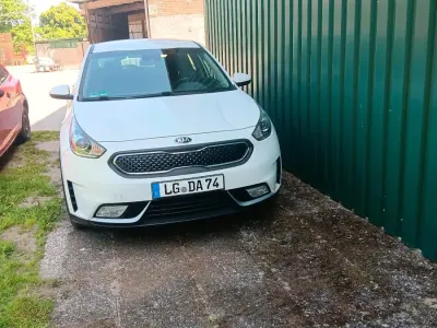 Gebraucht Kia Niro 108 PS (79 kW) 2018 Weiß SUV