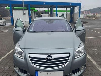 Grau Gebraucht 2011 Opel Insignia Kombi | 2.550 € (Guter Preis)