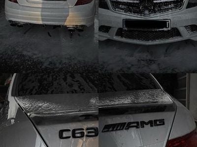 Mercedes C63 AMG