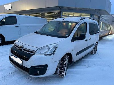 Weiß Gebraucht 2015 Citroën Berlingo XTR Van / Kleinbus | 4.500 € (Fairer Preis)