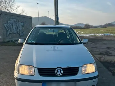 Używany VW Polo 75 KM (55 kW) 2000 Srebrny Hatchback