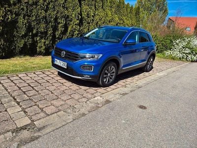 Second-hand VW T-Roc Style 150 CP (110 kW) 2018 Albastru SUV
