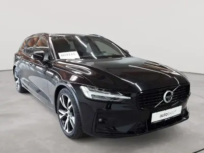 Używany Volvo V60 R-Design 163 KM (119 kW) 2021 Czarny Kombi