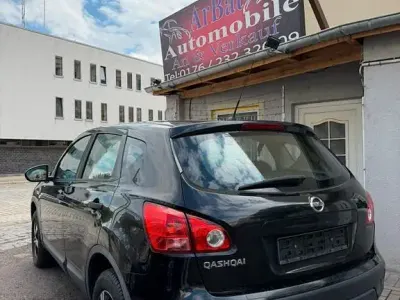 Gebraucht Nissan Qashqai Visia 114 PS (83 kW) 2010 Schwarz SUV