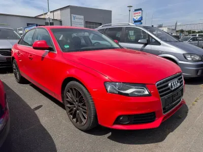 Gebraucht Audi A4 Attraction 120 PS (88 kW) 2008 Rot Limousine