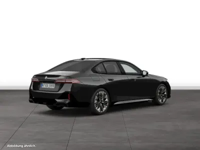 Gebraucht BMW 540 Comfort Edition 286 PS (210 kW) 2025 Black sapphire metallic Limousine