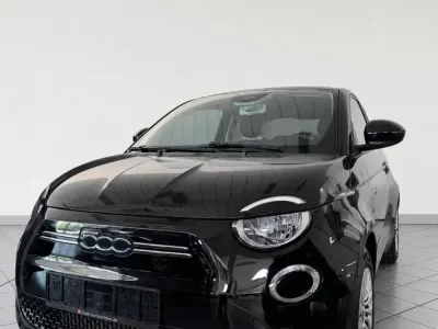 Gebraucht Fiat 500e 69 kW (95 PS) 2022 Schwarz Kleinwagen