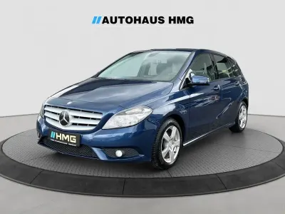Gebraucht Mercedes B180 109 PS (80 kW) 2012 Blau Van / Kleinbus