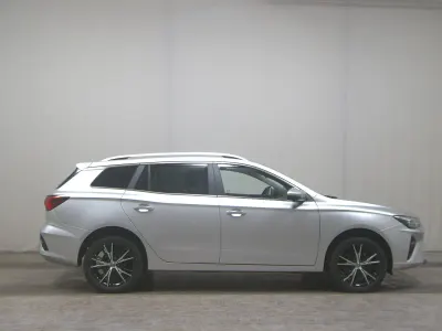 Usata MG MG5 EV Luxury 130 kW (177 CV) 2024 Argento Station wagon