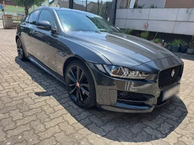 Gebraucht Jaguar XE R-Sport 250 PS (183 kW) 2017 Grau Limousine