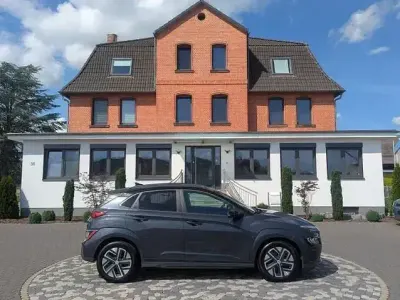 Gebraucht Hyundai Kona Trend 150 kW (204 PS) 2022 Grau SUV