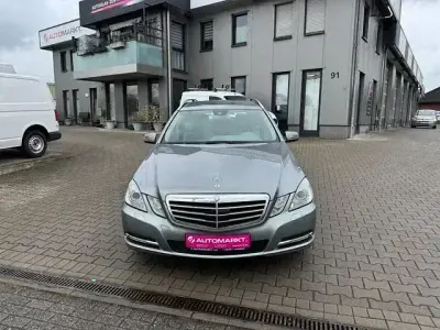 Gebraucht Mercedes E200 Elegance 184 PS (135 kW) 2010 Silber Limousine