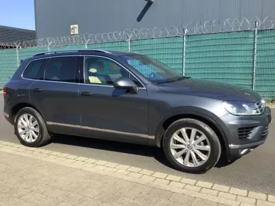 Gebraucht VW Touareg Exclusive 262 PS (192 kW) 2015 Grau SUV
