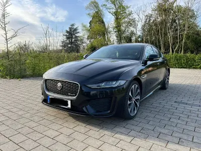 Usata Jaguar XE R-Dynamic 179 CV (131 kW) 2019 Nero Berlina