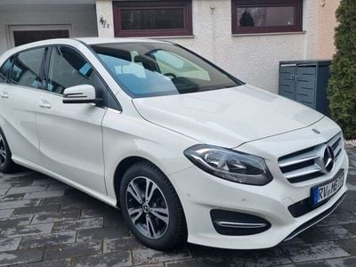 Mercedes B200