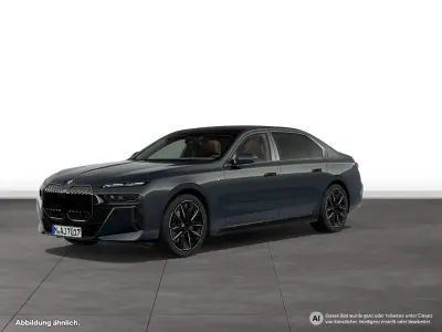 Gebraucht BMW 740 M Sport 299 PS (219 kW) 2025 Grau Limousine